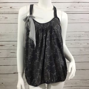 Decree Sleeveless Top: Gray Junior Top